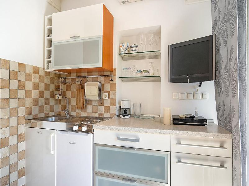 Serene Studio by the Sea - image 15