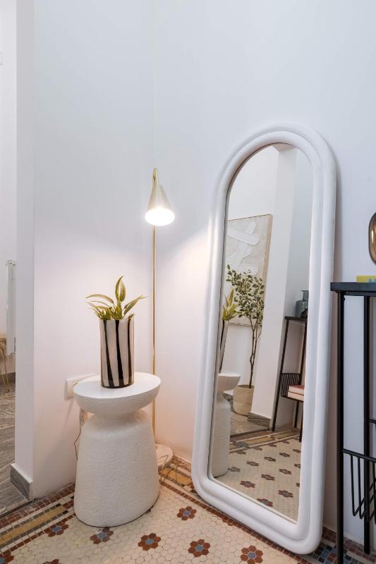Calea 3BR Victoriei Stunner - Two Living Rooms - Balconies on the Avenue - image 7