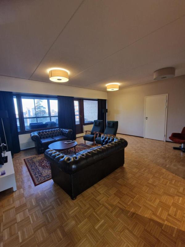 Three-Bedroom Apartment image 4