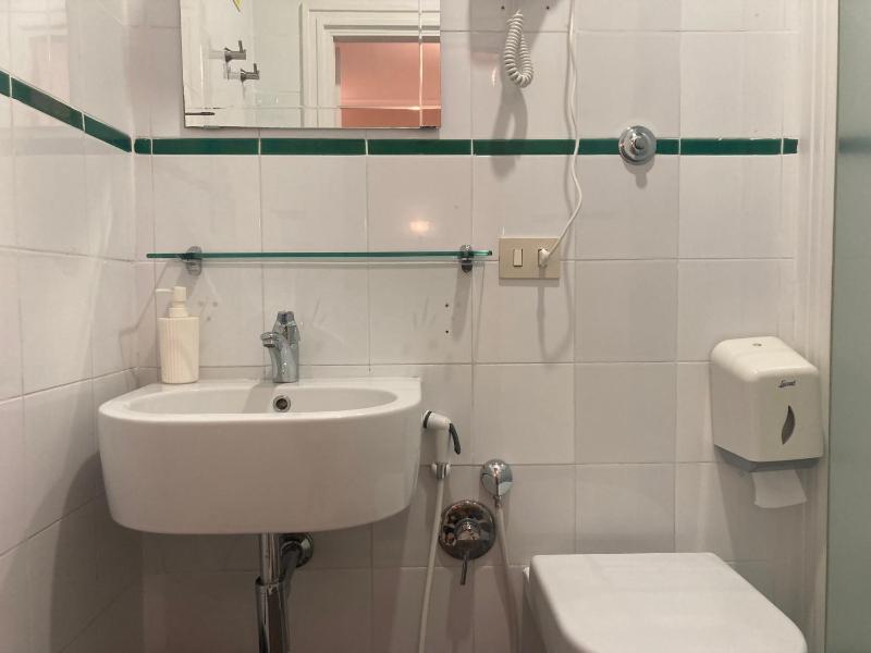 Standard Triple Room image 2