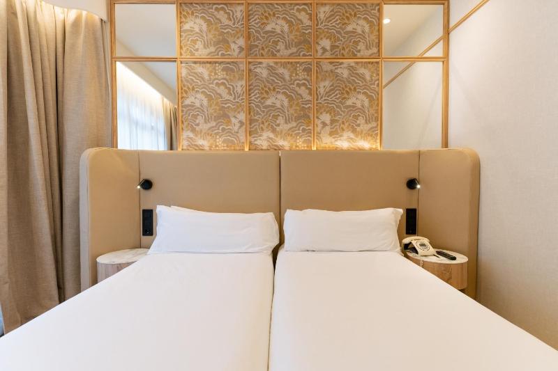 Double or Twin Room image 4