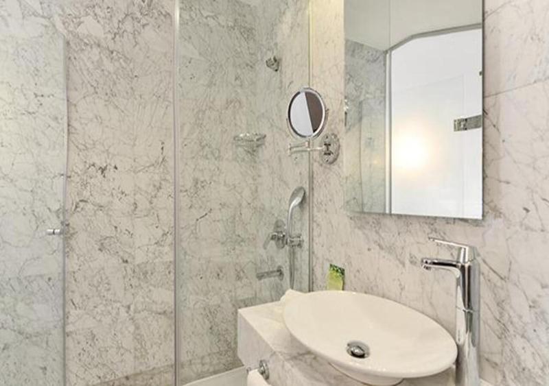 Standard Single Room image 3