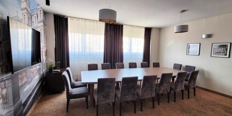 Lux Apartment image 3