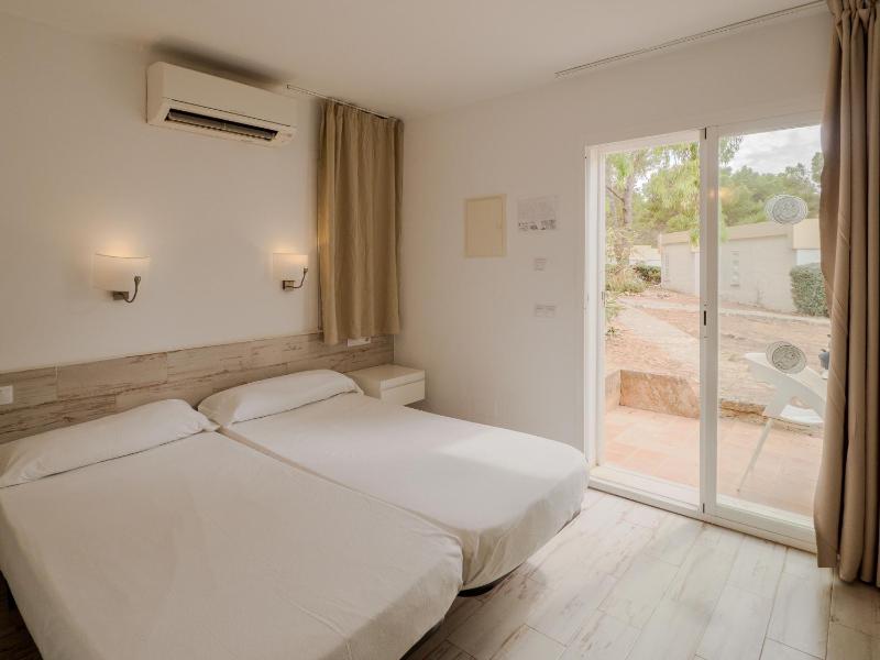 Double Room image 4