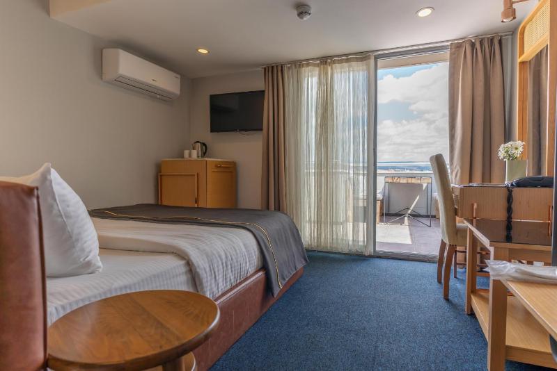 Double Room with Terrace image 1