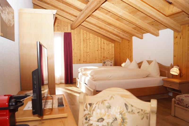 Deluxe Double Room image 3
