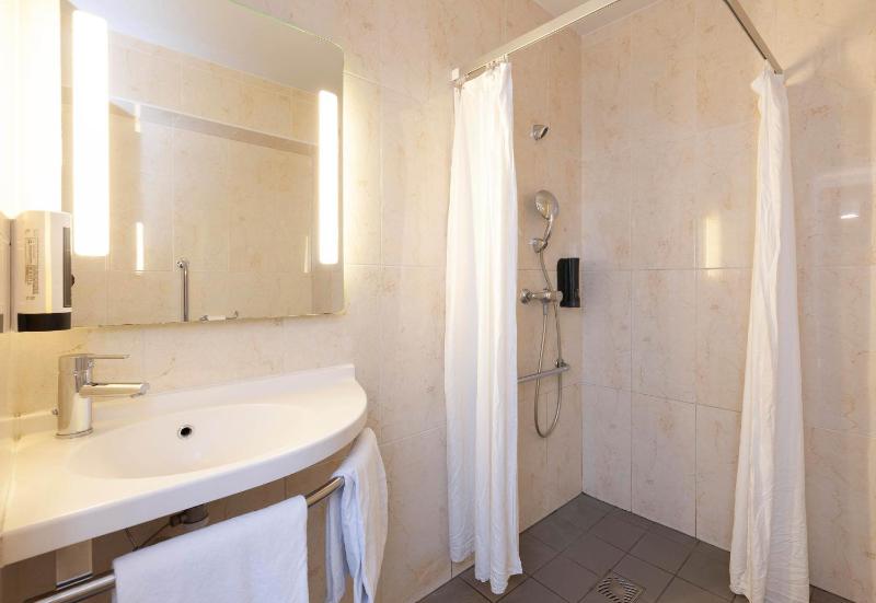Double Room - Disability Access image 1