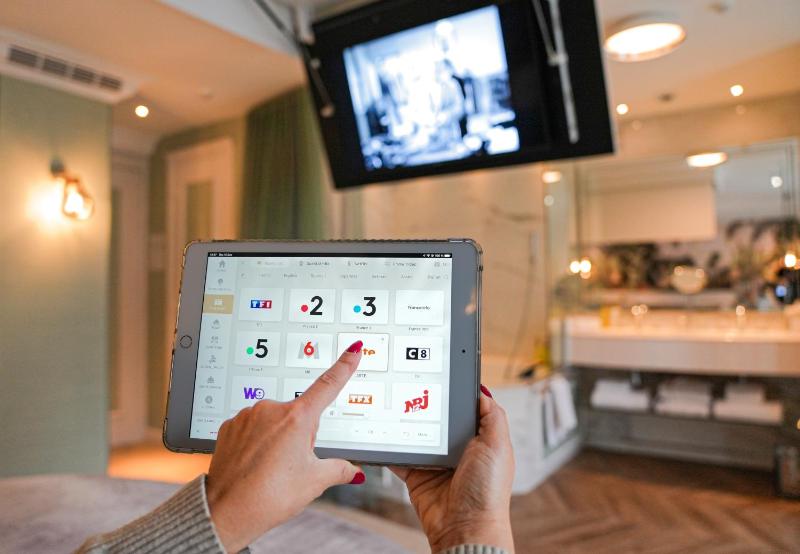 Classic Room - Elegant with Jacuzzi image 1