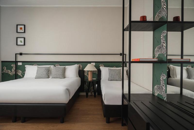 Triple Room with Balcony image 1