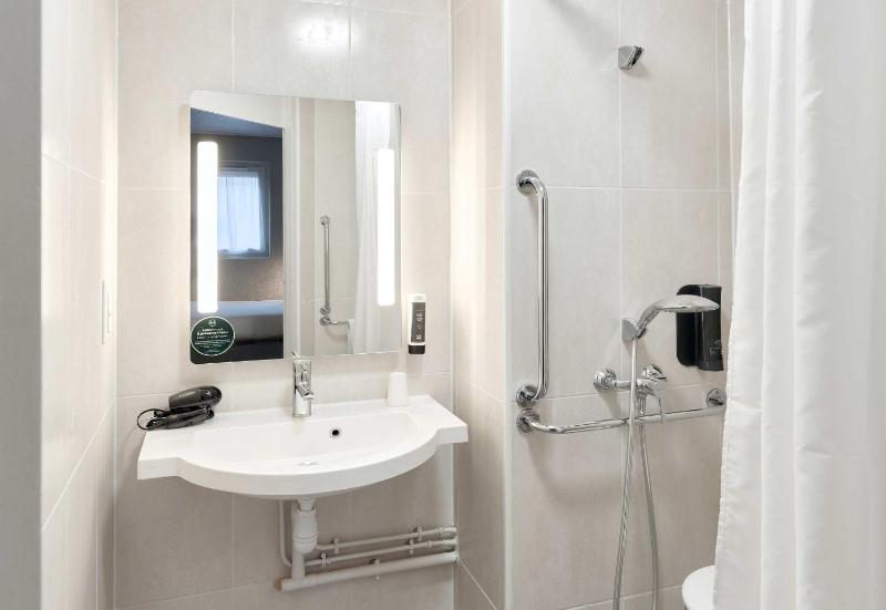 Double Room - Disability Access image 2