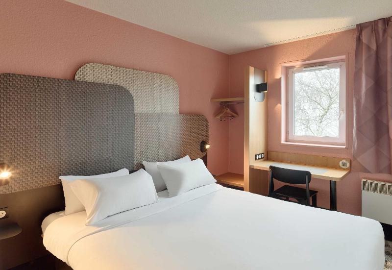 Double Room image 1