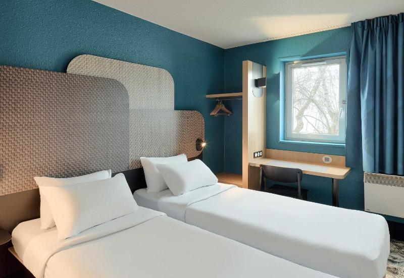 Twin Room image 1
