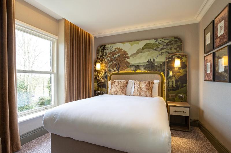 Deluxe Double Room - Non-Smoking image 1