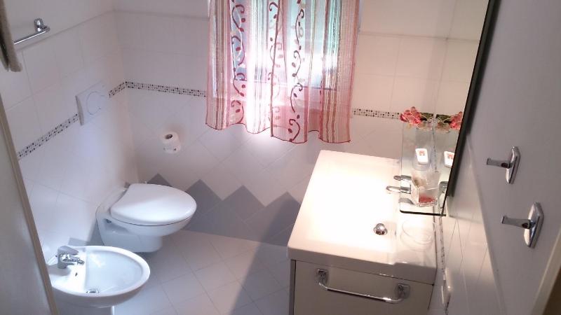 Double Room image 4