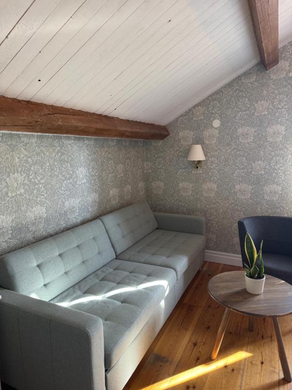 Family Room image 4