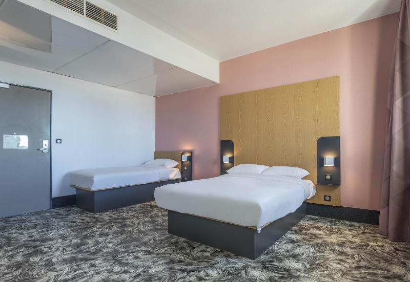 Quadruple Room image 1