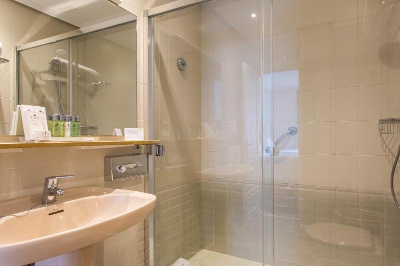 Superior Apartment image 2