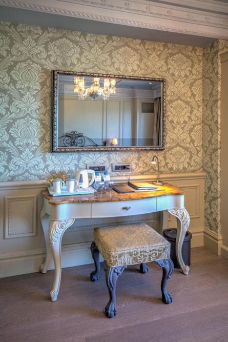 Superior Double or Twin Room with Garden View image 2