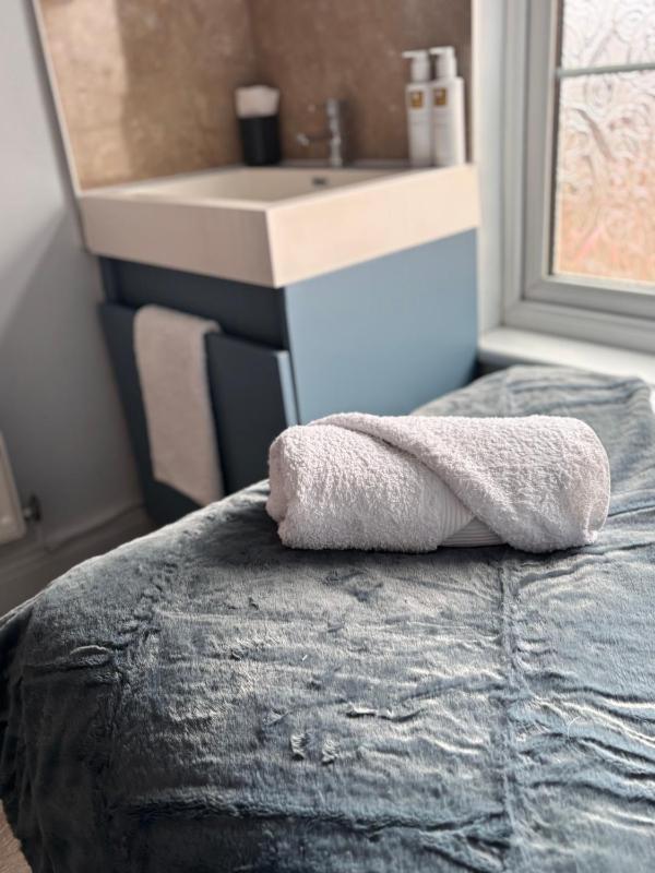 Budget Single Room image 4