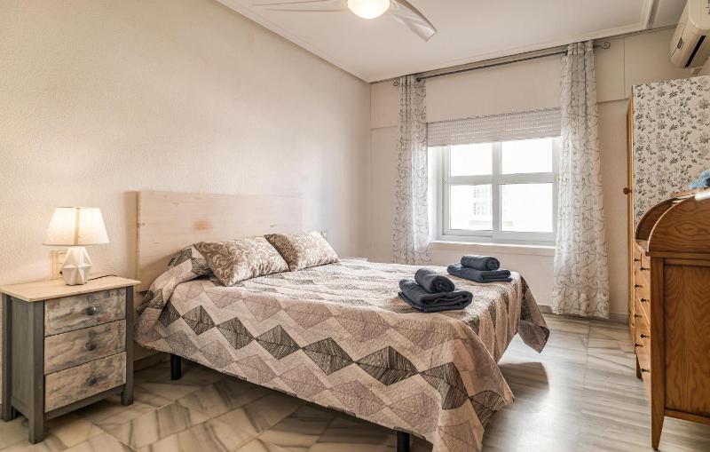 Beautiful Apartment In Roquetas De Mar With Wifi - image 2
