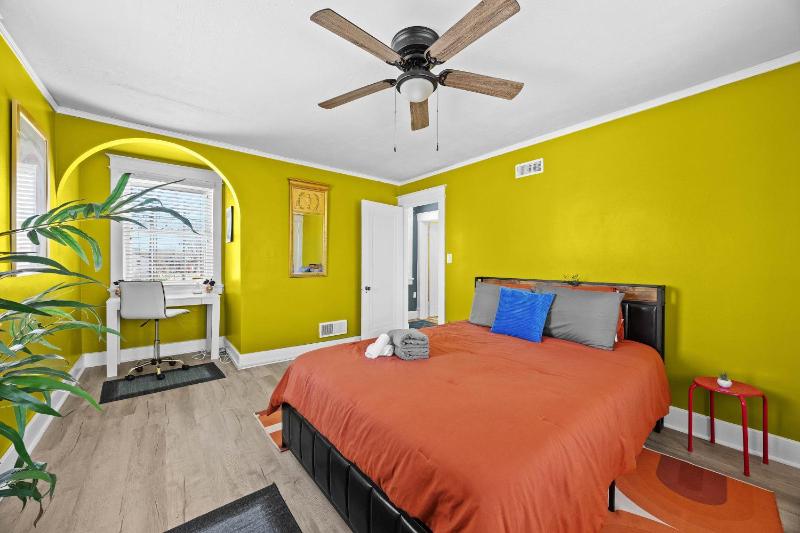Cozy and Spacious Retreat in Lou Arts District - image 46