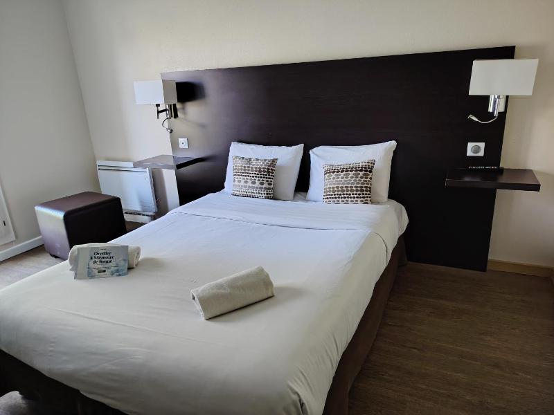 Double Room image 1