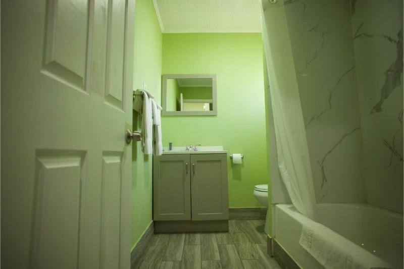 2 Full Beds Non-Smoking image 2