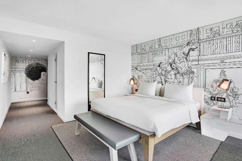 Junior Suite with View image 1