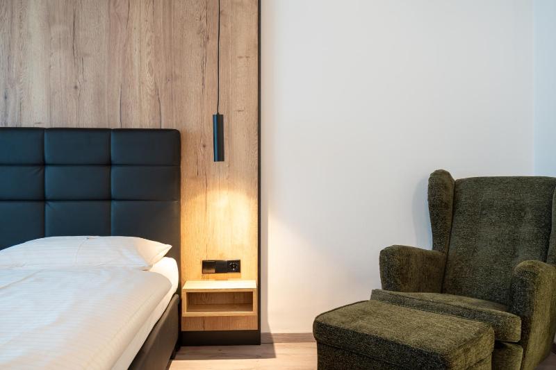 Premium Quadruple Room image 3