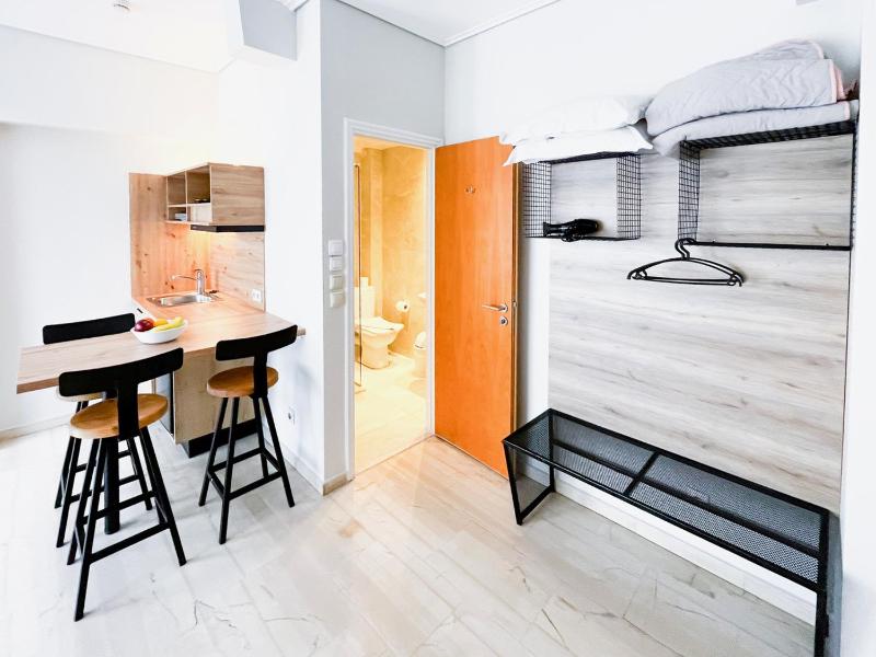 Delux Family Studio with Kitchenette and Balcony image 3
