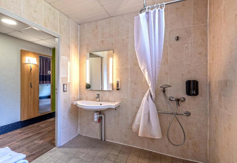 Double Room - Disability Access image 4