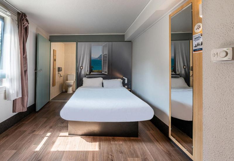 Double Room - Disability Access image 2