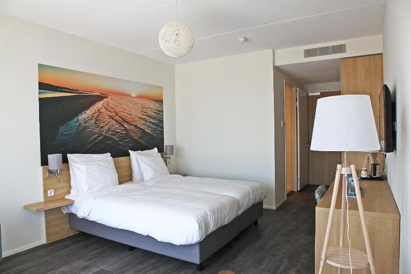 Deluxe Double Room with Balcony (no pets allowed) image 1