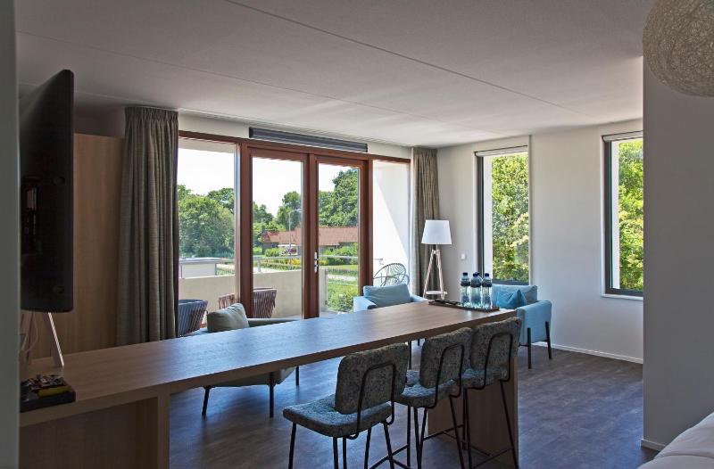 Family Room with Balcony (No Pet allowed) image 4