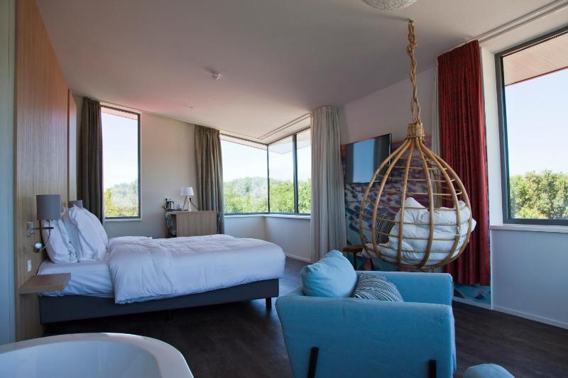 Double Room with Lake View (No Pets Allowed) image 3