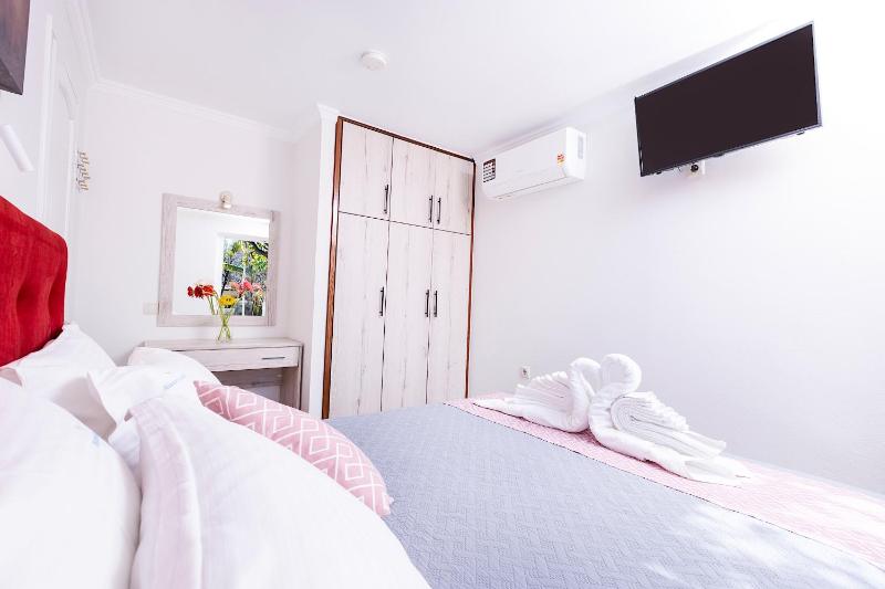 One-Bedroom Apartment image 1