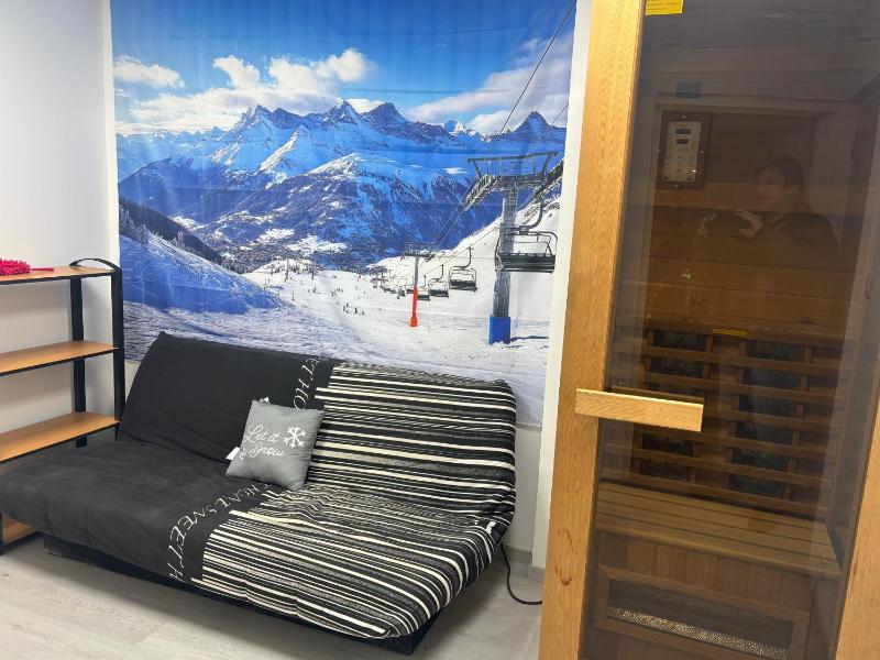 Souplex Apartment with Sauna image 1