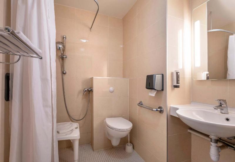 Double Room - Disability Access image 1