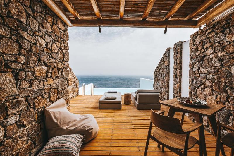 Junior Suite with Private Pool & Sea View image 1
