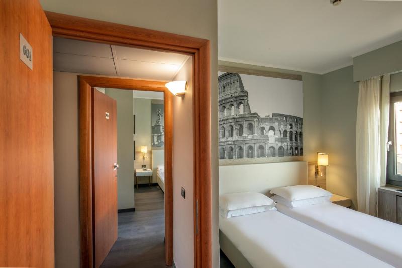 Superior Family Room image 4