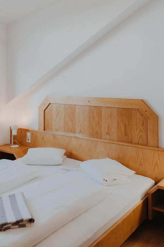 Double Room image 4