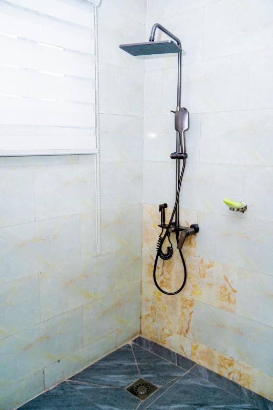KML Luxury Elegant 3BR Residence in Gombe - image 10