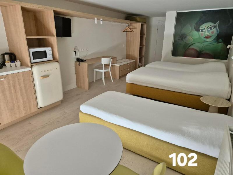Basic Triple Room image 1