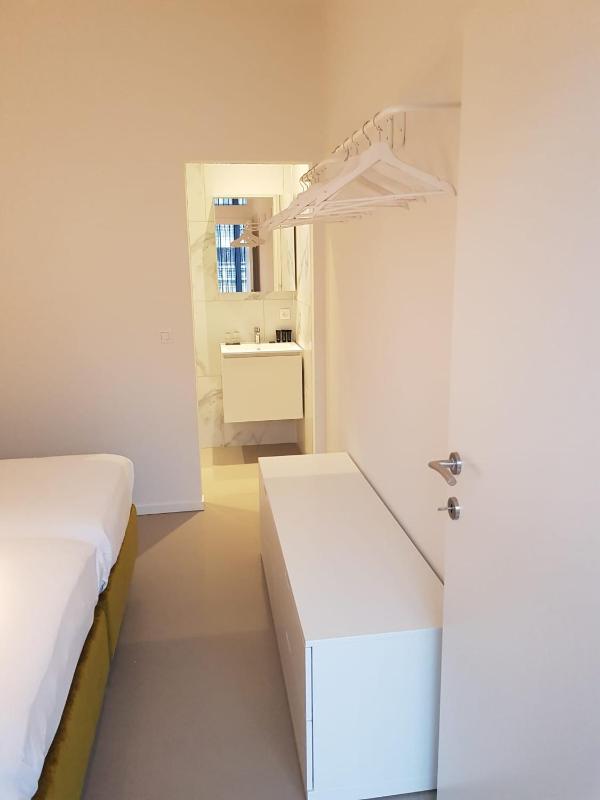 Classic Quadruple Room image 2