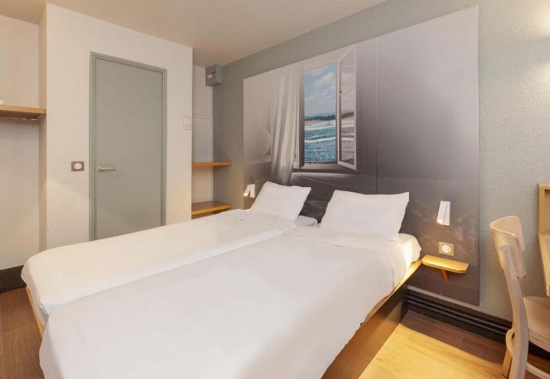 Classic Quadruple Room image 1