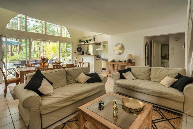 Villa élégante à Lacanau + piscine - image 10