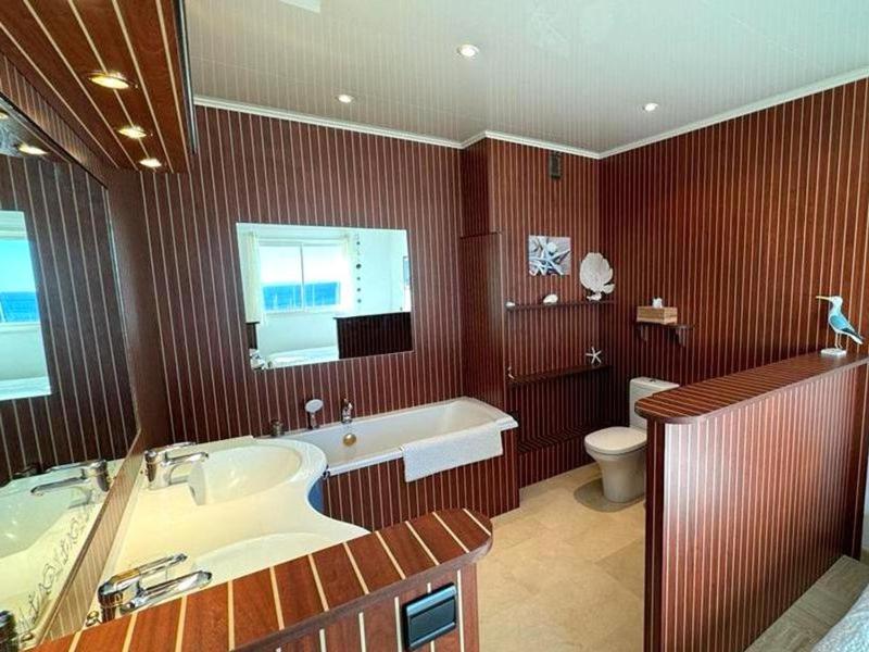 Grand appartement climatisé avec terrasses vue mer parking et WIFI - FR-1-335-173 - image 14