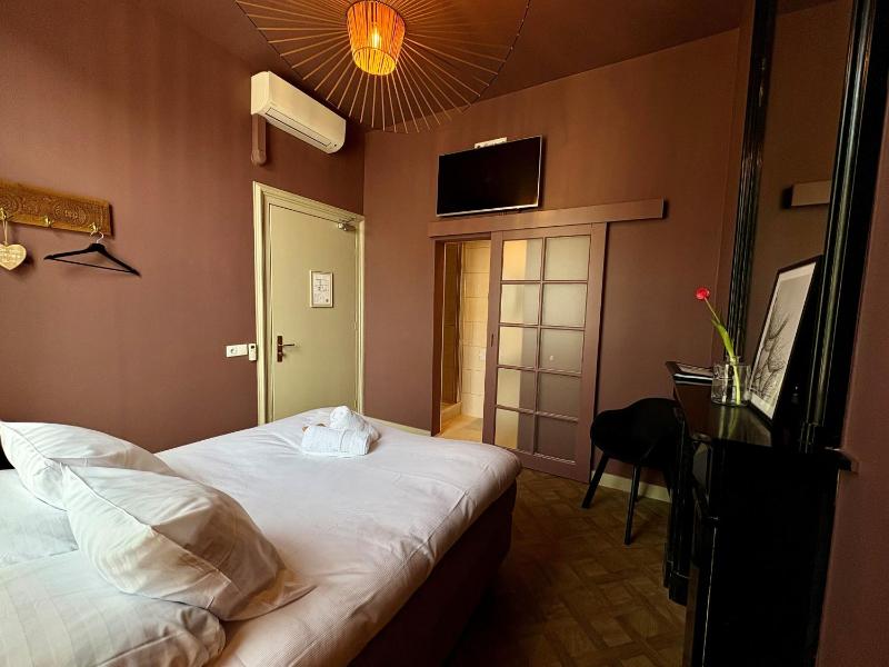 Single Room image 1