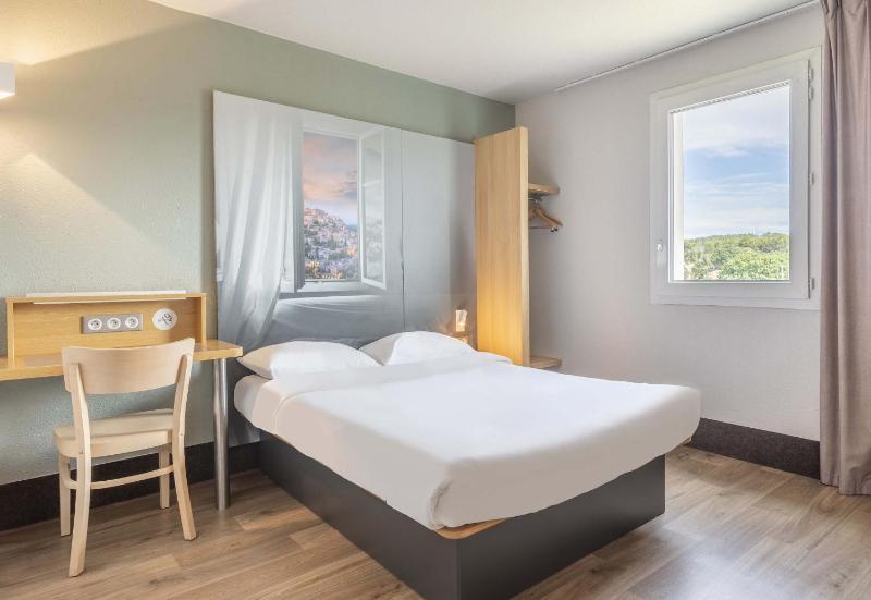 Double Room - Disability Access image 1