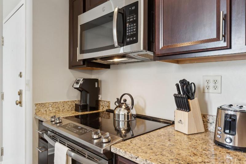 One-Bedroom Apartment image 2
